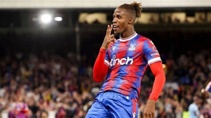 
Chelsea Hold Talks With Crystal Palace Over Wilfried Zaha 