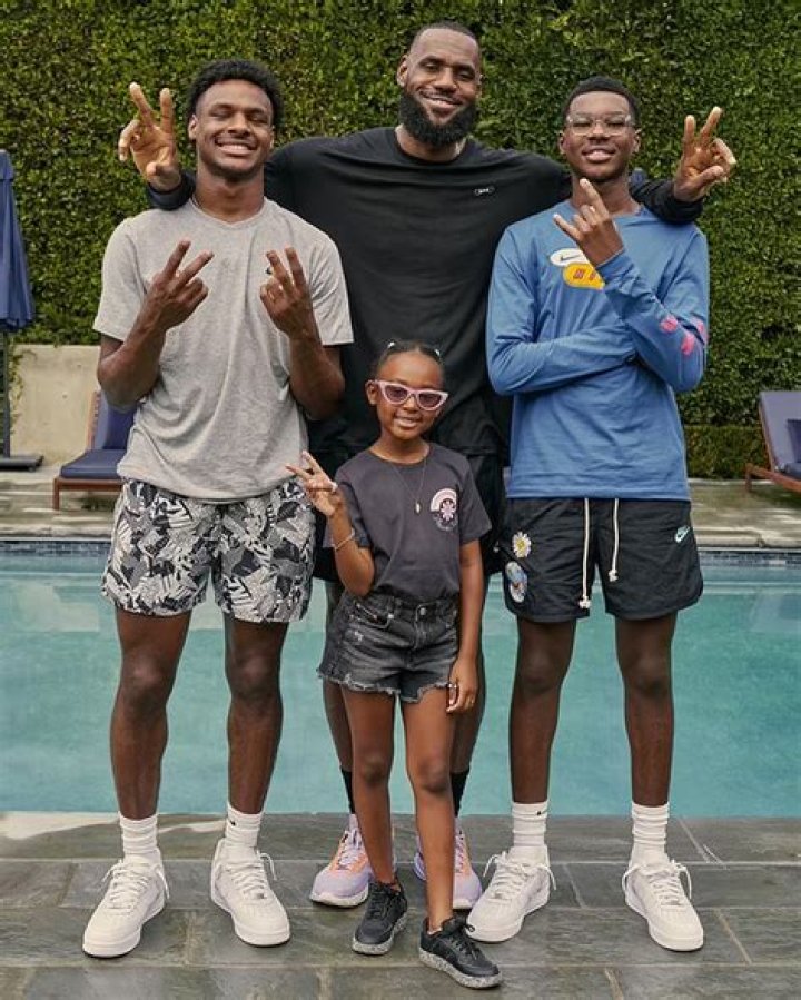 
How May Kids Does Vida Blue Have? Family and Net Worth 202 