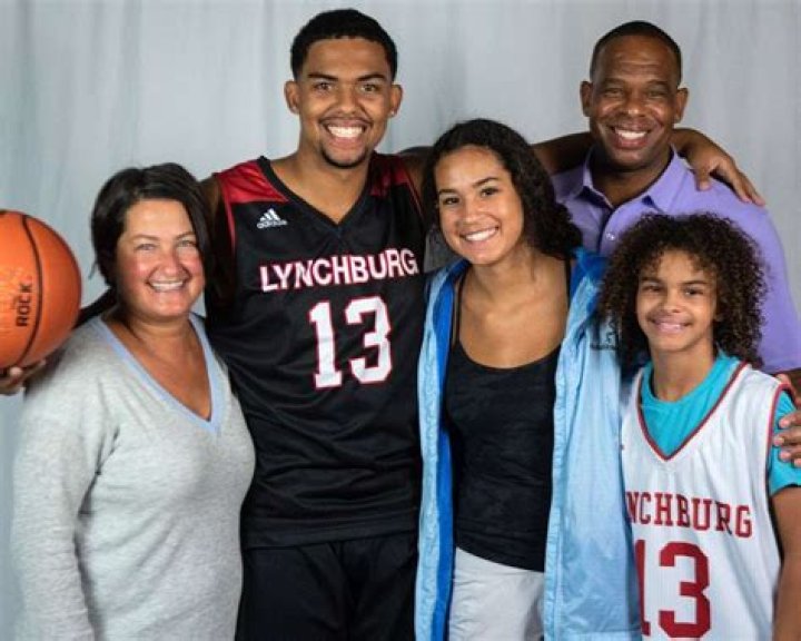 
Hubert Davis Children and Family Life with Wife Leslie Davis 